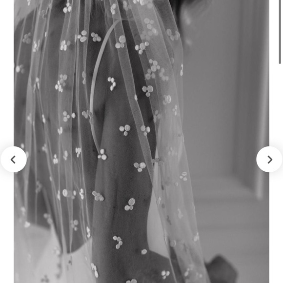 Made With Love Roses Veil - Picture 2 of 4